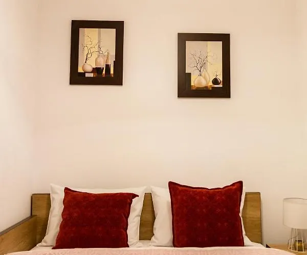 Aries Postavarului Apartment *